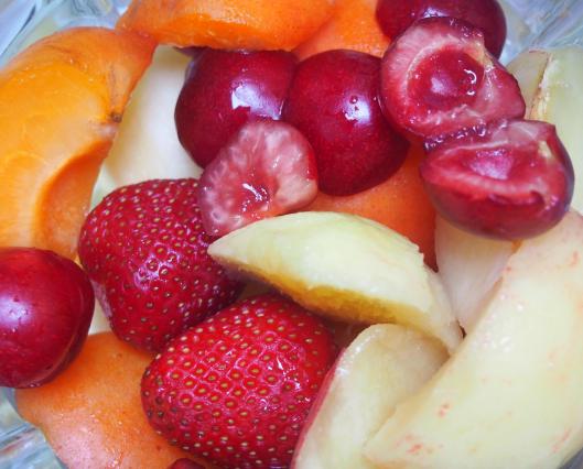 smoothie-végan-sans gluten-végétarien-pêche-abricot-cerise-fraise-lait d’amande-blog Narbonne-blogueuse Narbonne-Carole Caillaba Suchet