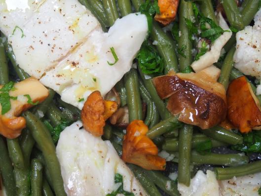 dos de cabillaud-haricots verts-girolles-shiikaté-poêlée de légumes-persillade-sans gluten-sans amidon-combinaisons alimentaires-blog Narbonne-blogueuse Narbonne